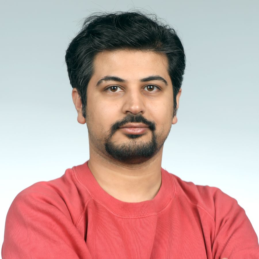 امیر شاملویی
